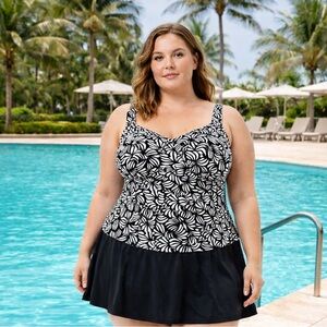 Azul 22W Swimdress One Piece Black White Built-In Cups Skirted Plus Excellent